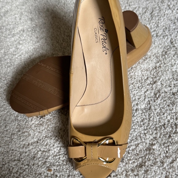 Rose Petals pumps - Picture 3 of 4